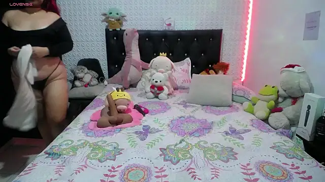 Snapshot of redgirlofficial chatting on 01/24/25, 01:35 redgirlofficial online show from 01/24/25, 01:35