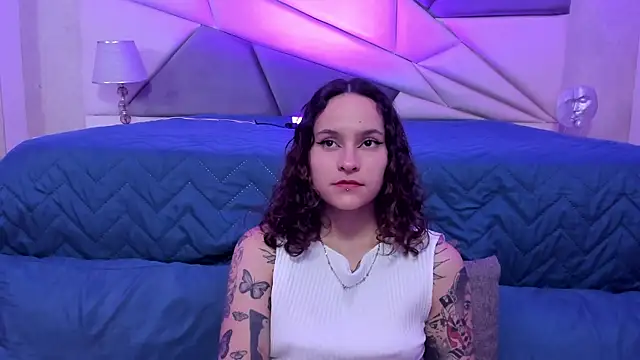 Snapshot of AnnyThompson_ chatting on 01/06/25, 01:09 AnnyThompson online show from 01/06/25, 01:09