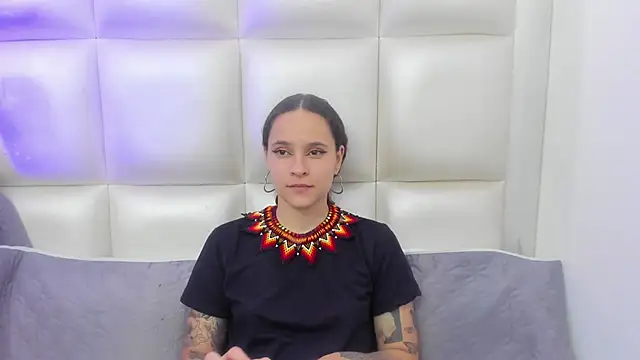 Snapshot of AnnyThompson_ chatting on 01/19/25, 04:33 AnnyThompson online show from 01/19/25, 04:33