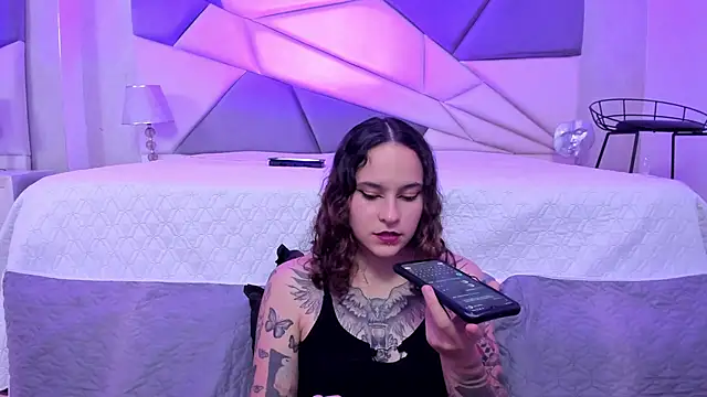 Snapshot of AnnyThompson_ chatting on 01/25/25, 08:31 AnnyThompson online show from 01/25/25, 08:31