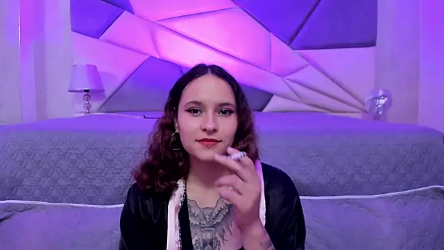 Snapshot of AnnyThompson_ chatting on 02/06/25, 12:43 AnnyThompson online show from 02/06/25, 12:43