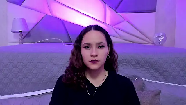 Snapshot of AnnyThompson_ chatting on 02/08/25, 12:49 AnnyThompson online show from 02/08/25, 12:49