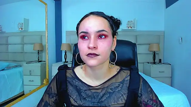 Snapshot of AnnyThompson_ chatting on 09/17/25, 08:54 AnnyThompson online show from 09/17/25, 08:54