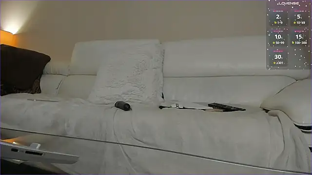 xqueenyasmine online show from 02/01/25, 05:49