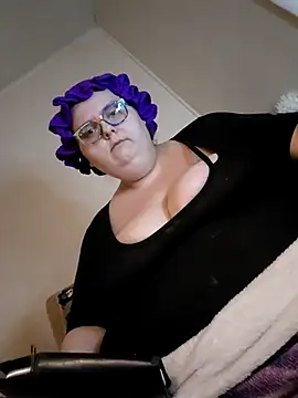 Snapshot of lady1652 chatting on 10/06/25, 01:36 lady1652 online show from 10/06/25, 01:36