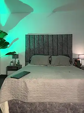 milaivanova online show from 12/15/25, 09:52