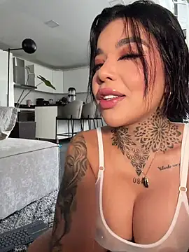 Snapshot of milaivanova chatting on 02/01/26, 04:27 milaivanova online show from 02/01/26, 04:27