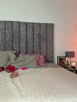 Snapshot of milaivanova chatting on 02/18/26, 01:45 milaivanova online show from 02/18/26, 01:45