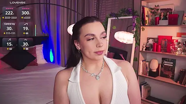 LunaNight online show from 02/09/25, 08:34