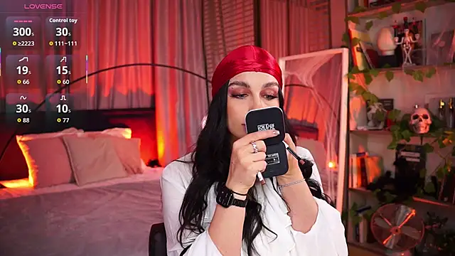 LunaNight online show from 11/01/25, 08:33