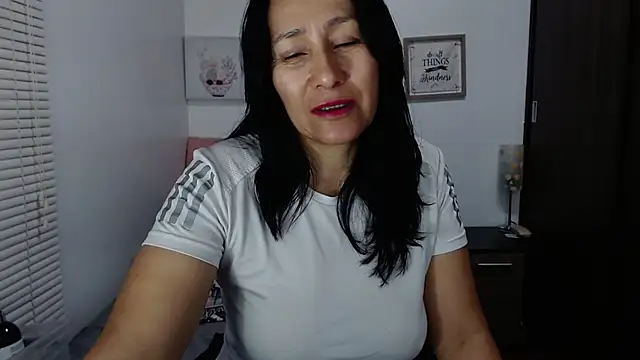 Snapshot of Maira_B chatting on 02/10/26, 11:47 Maira B online show from 02/10/26, 11:47