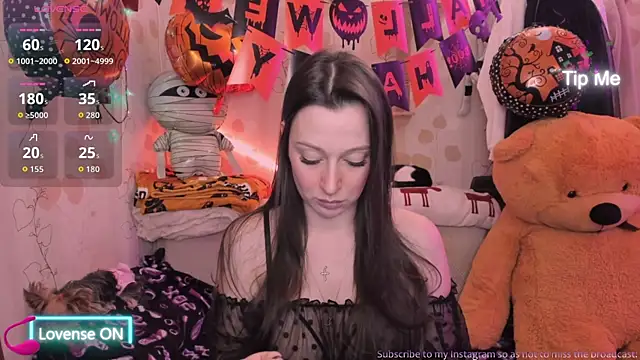 Snapshot of Lilly_Black88888 chatting on 10/18/25, 06:30 Lilly Black88888 online show from 10/18/25, 06:30