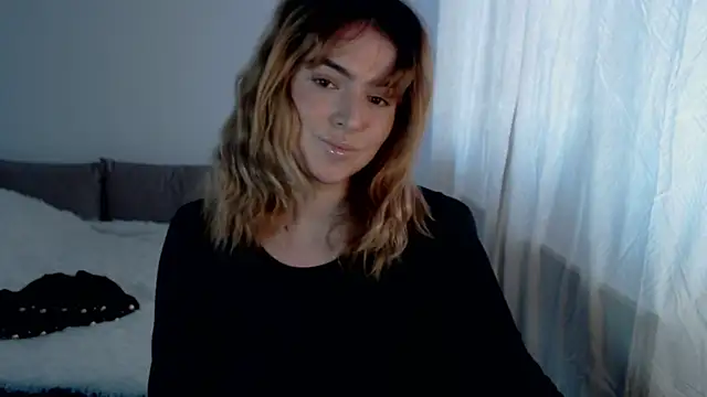 ChloeJewel1 online show from 04/05/26, 05:04