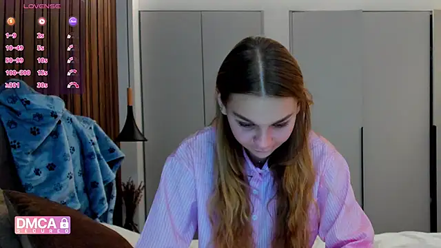 Molly sweetie online show from 11/25/25, 07:30