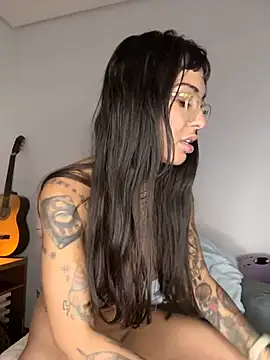 Nikatsu online show from 02/03/25, 01:30