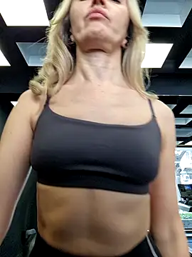 Miss    Mia  online show from 02/04/25, 12:11