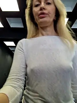 Miss    Mia  online show from 03/01/25, 12:23