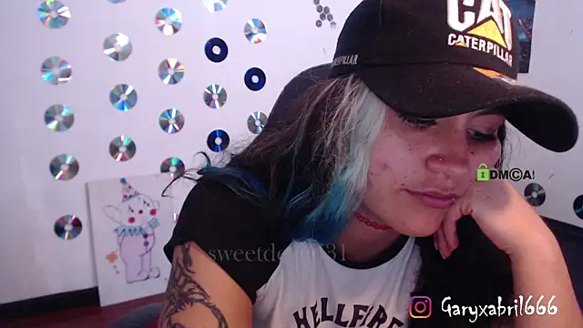 Snapshot of abril666 chatting on 03/17/25, 06:32 abril666 online show from 03/17/25, 06:32