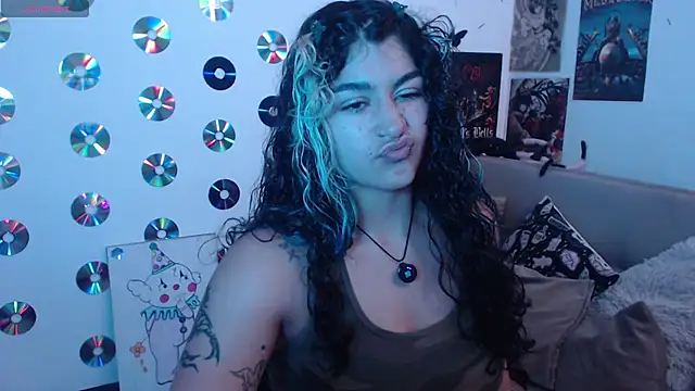 Snapshot of abril666 chatting on 10/20/25, 03:34 abril666 online show from 10/20/25, 03:34