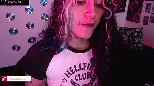 Snapshot of abril666 chatting on 11/12/25, 05:02 abril666 online show from 11/12/25, 05:02