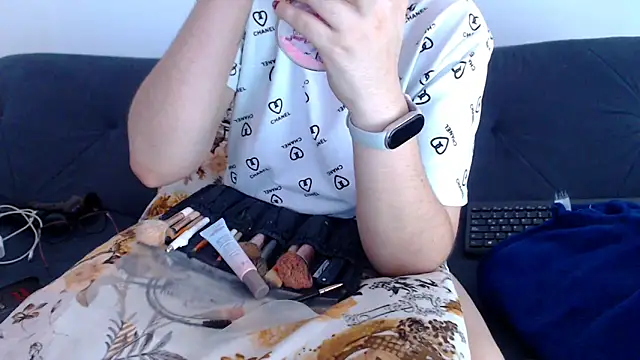 sofi-rojas1 online show from 10/16/25, 12:44