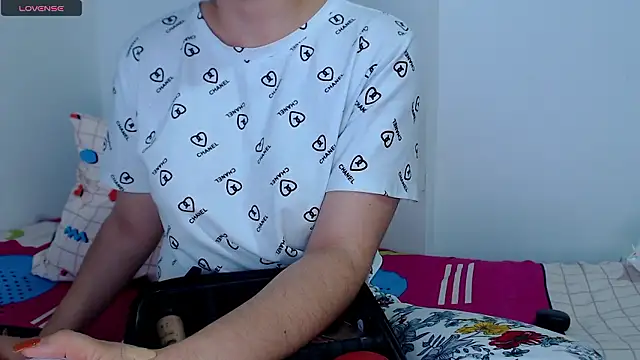 sofi-rojas1 online show from 01/11/26, 08:52