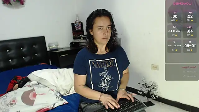 Snapshot of MagicStephany_ chatting on 12/16/24, 02:49 MagicStephany online show from 12/16/24, 02:49