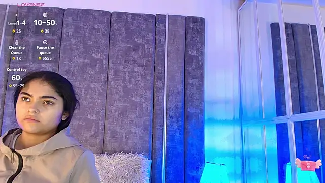 GiselOrtiz online show from 12/23/25, 10:35