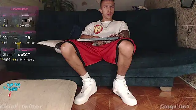 Snapshot of rogert_xx chatting on 12/05/24, 12:41 rogert xx online show from 12/05/24, 12:41