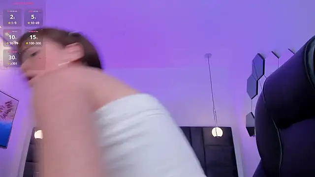 Snapshot of CorinneRusso chatting on 02/05/25, 10:08 CorinneRusso online show from 02/05/25, 10:08