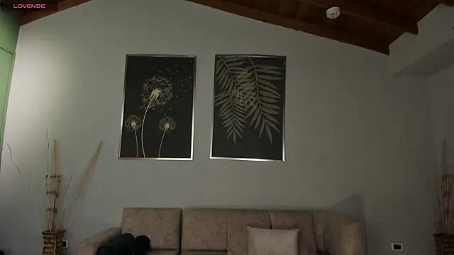 Snapshot of CorinneRusso chatting on 11/24/25, 05:40 CorinneRusso online show from 11/24/25, 05:40