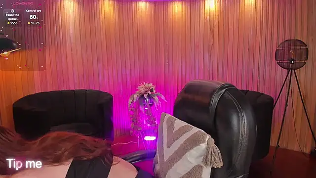 Snapshot of CorinneRusso chatting on 12/15/25, 05:44 CorinneRusso online show from 12/15/25, 05:44