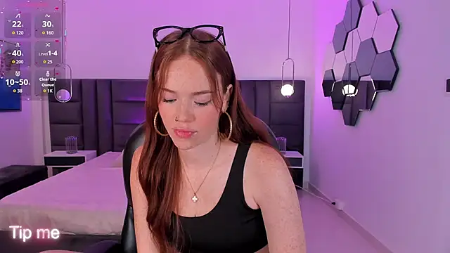 CorinneRusso online show from 01/14/26, 05:02