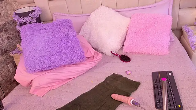 ZendayaGrey online show from 03/15/25, 06:14