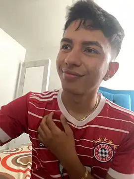 Leonarrrd 01 online show from 12/17/24, 06:09