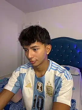 Leonarrrd 01 online show from 10/11/25, 10:30