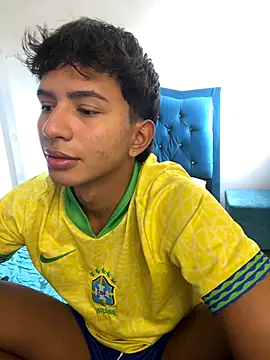 Leonarrrd 01 online show from 10/20/25, 09:04