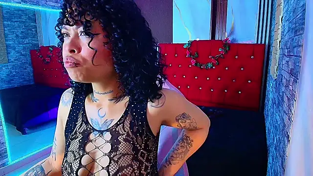 miahernadez303av online show from 12/02/25, 03:56