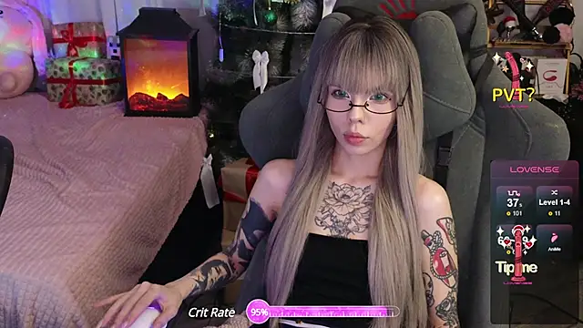 Snapshot of Kerry_Kirk chatting on 01/11/25, 08:32 Kerry Kirk online show from 01/11/25, 08:32