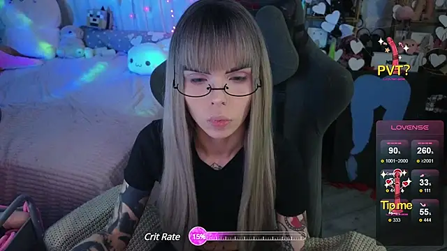 Snapshot of Kerry_Kirk chatting on 02/28/25, 10:17 Kerry Kirk online show from 02/28/25, 10:17