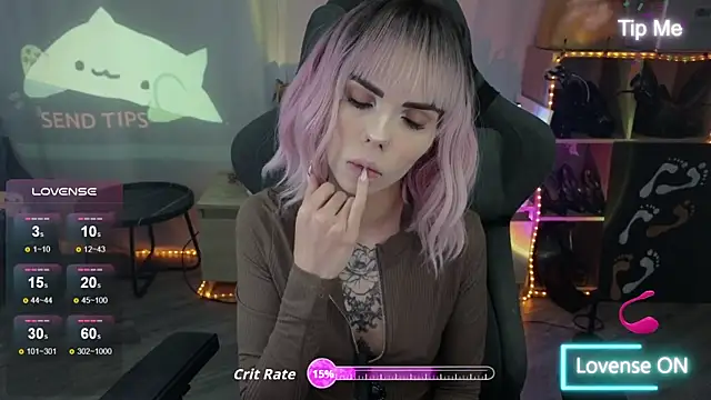 Snapshot of Kerry_Kirk chatting on 11/23/25, 08:52 Kerry Kirk online show from 11/23/25, 08:52