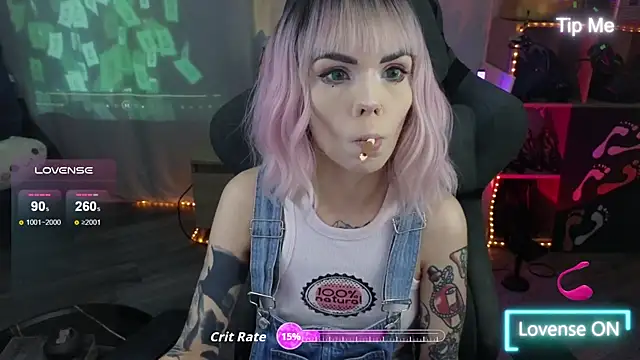 Snapshot of Kerry_Kirk chatting on 11/26/25, 08:21 Kerry Kirk online show from 11/26/25, 08:21