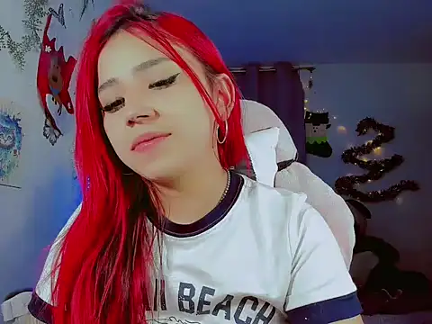 Snapshot of madisonx17 chatting on 12/14/24, 06:13 madisonx17 online show from 12/14/24, 06:13