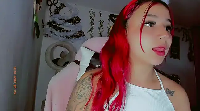 Snapshot of madisonx17 chatting on 12/25/24, 12:37 madisonx17 online show from 12/25/24, 12:37