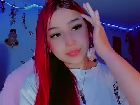 Snapshot of madisonx17 chatting on 01/22/25, 01:31 madisonx17 online show from 01/22/25, 01:31