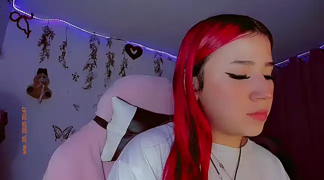 Snapshot of madisonx17 chatting on 01/27/25, 01:48 madisonx17 online show from 01/27/25, 01:48