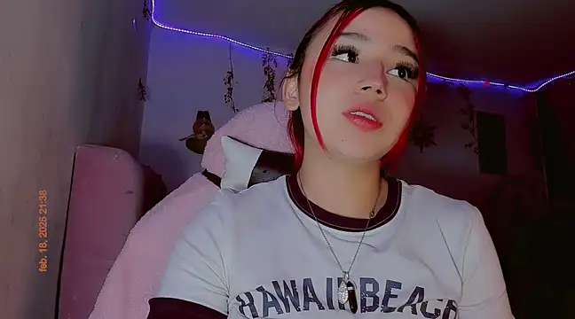 Snapshot of madisonx17 chatting on 02/19/25, 02:44 madisonx17 online show from 02/19/25, 02:44