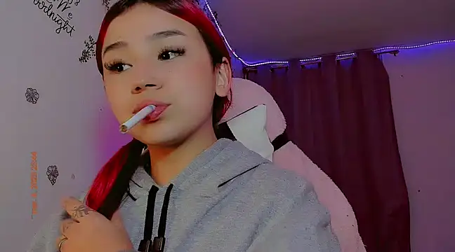 Snapshot of madisonx17 chatting on 03/05/25, 04:45 madisonx17 online show from 03/05/25, 04:45