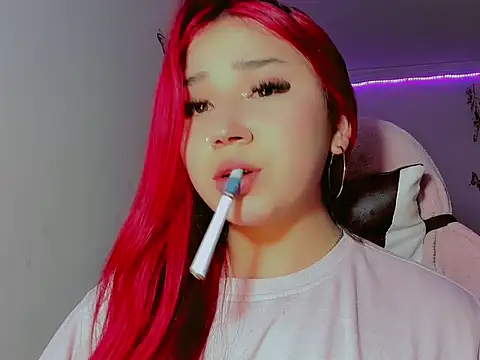 Snapshot of madisonx17 chatting on 10/08/25, 02:20 madisonx17 online show from 10/08/25, 02:20