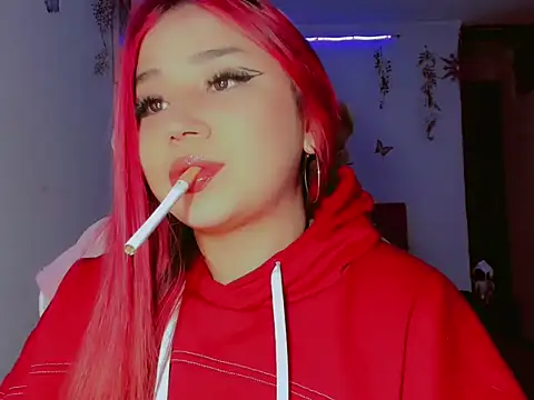 Snapshot of madisonx17 chatting on 10/17/25, 01:42 madisonx17 online show from 10/17/25, 01:42